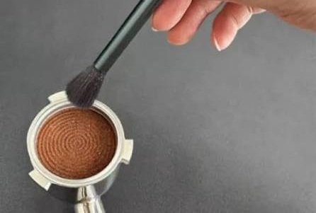 فرشاة تنظيف المطحنة